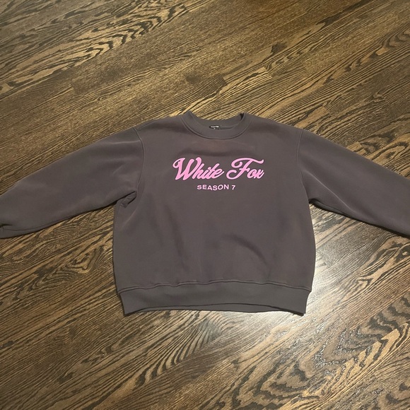 White Fox Season 7 Crewneck Sweatshirt - Picture 2 of 4